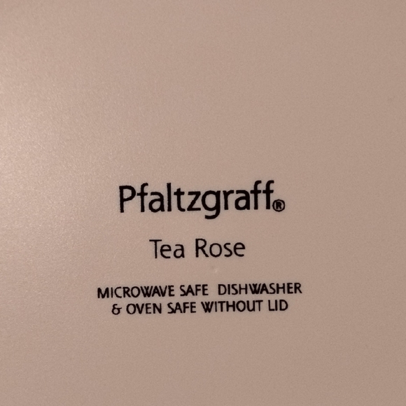 Pfaltzgraff Tea Rose Ceramic Bowl with Lid - Picture 2 of 8